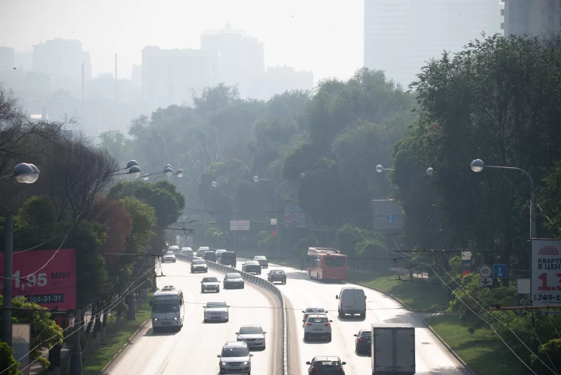 Городская улица в часы пик