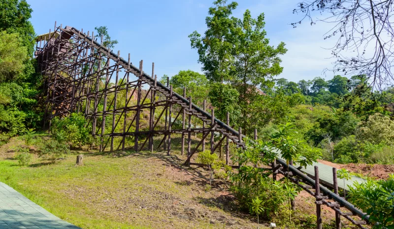 Structure for ore conveyor in pit mining