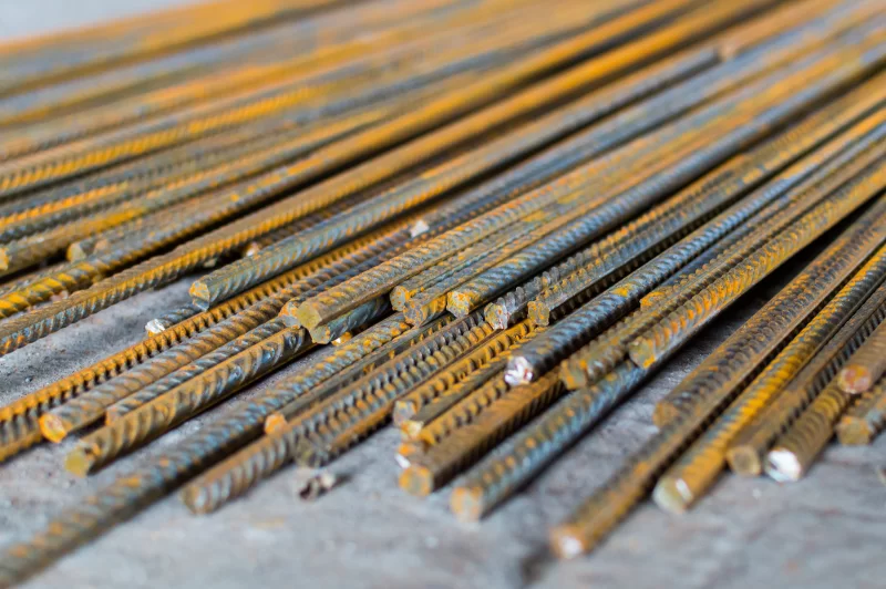 Ржавые арматурные стержни, крупным планом, текстура металла