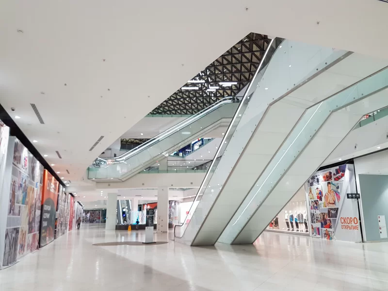 Торговый центр Мегамаг: Пустые коридоры после закрытия
