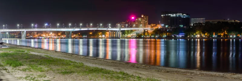Панорама ночного города с набережной Ростова-на-Дону