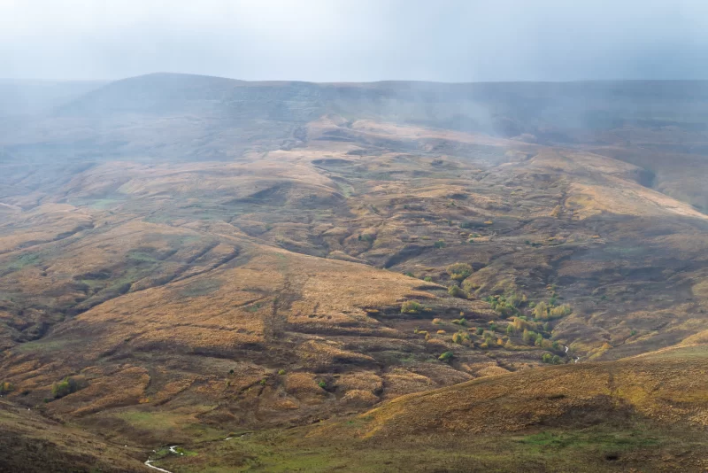 Адыгейский обширный осенний пейзаж