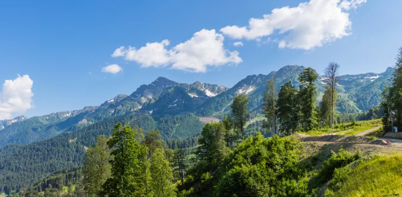 Заснеженные горы