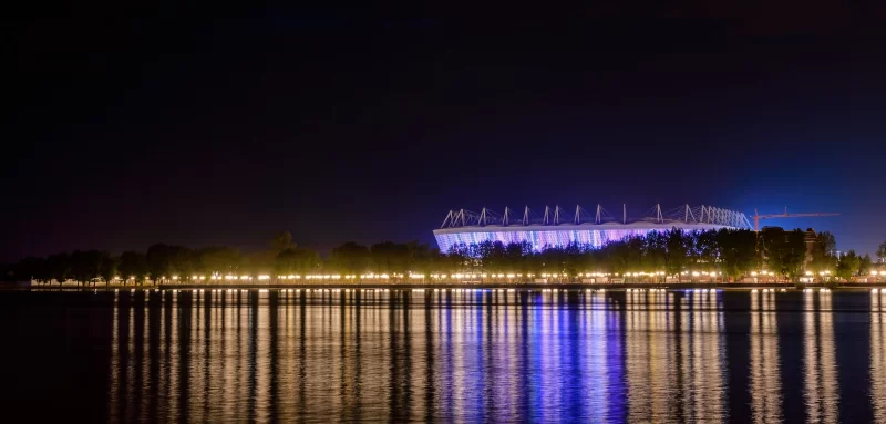 Ростов Арена: Футбольный стадион в ночной подсветке