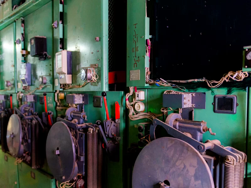 Старое промышленное оборудование