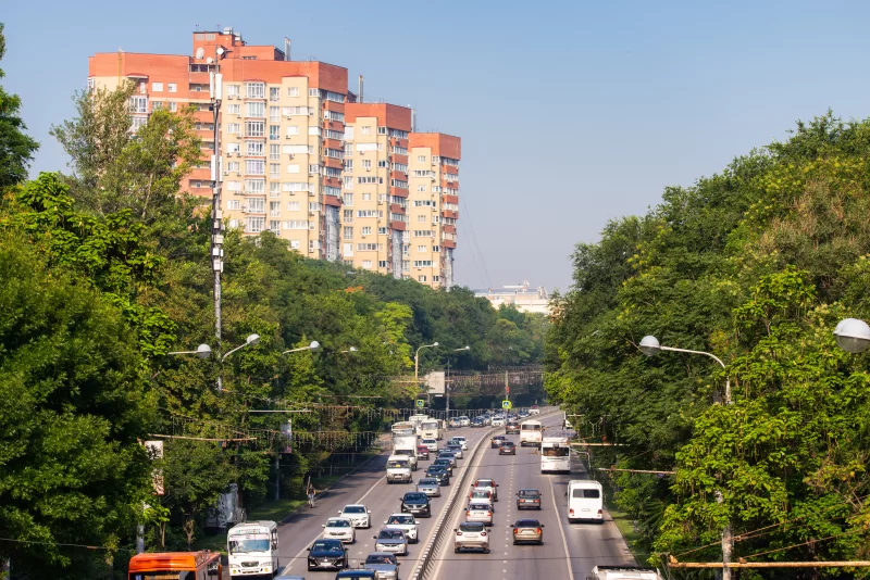 Городская улица в часы пик