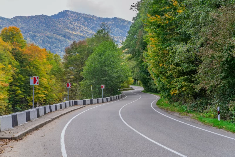 Горная дорога осенью