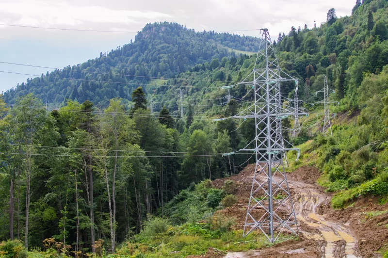 ЛЭП в живописных горах