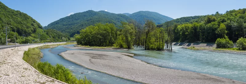 Река в городе Сочи