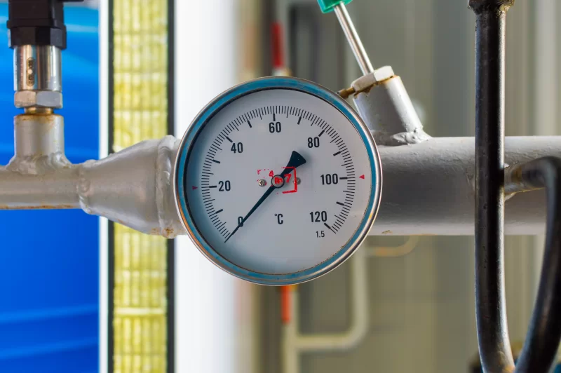 Промышленный термометр на трубе: измерение температуры в системе