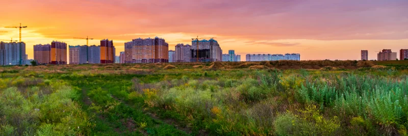 Природный фон с кондоминиумами