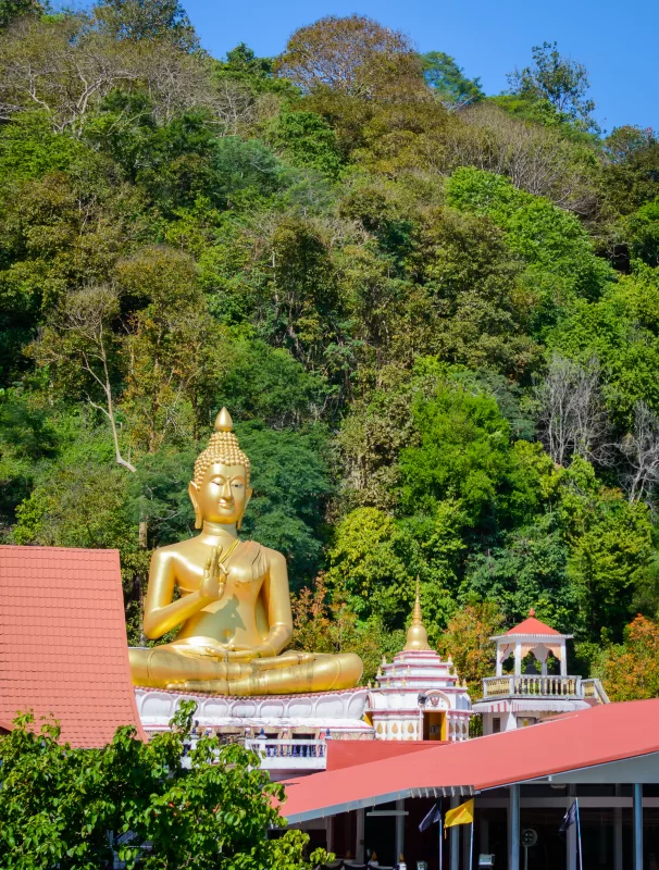 Big Buddha golden statue