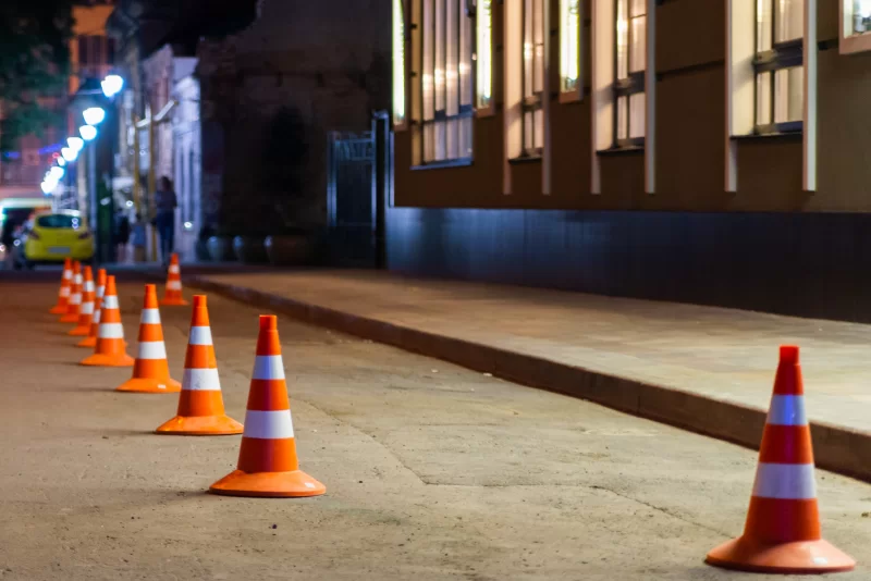 Предупреждающий конус в ряду