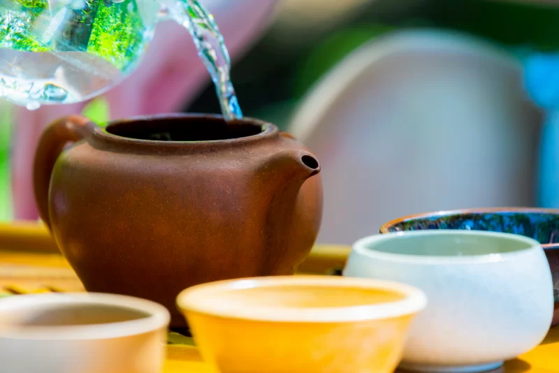 Ритуал чаепития: заливка воды в чайник