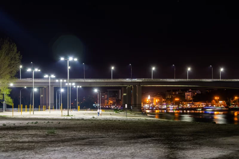 Детская площадка на песчаном пляже на Дону