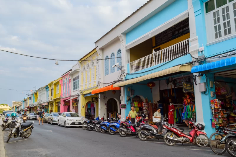 Архитектура улиц старого города Пхукета.