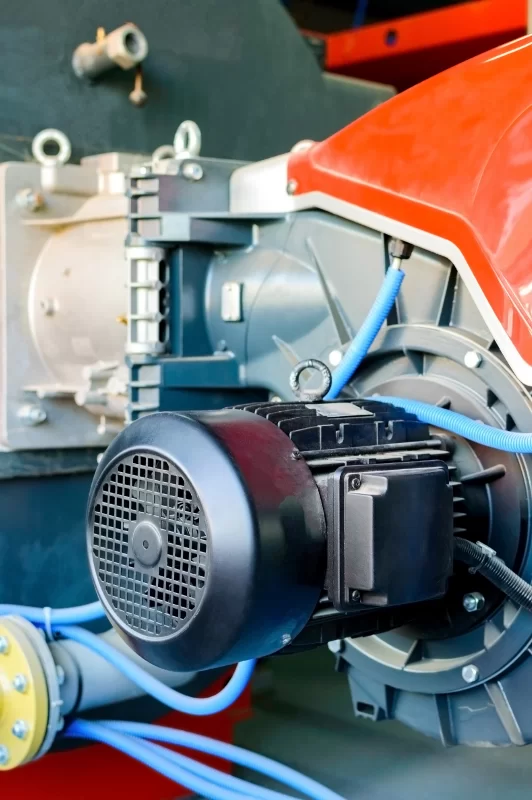 Современный промышленный горелочный блок с электромотором и голубыми трубками