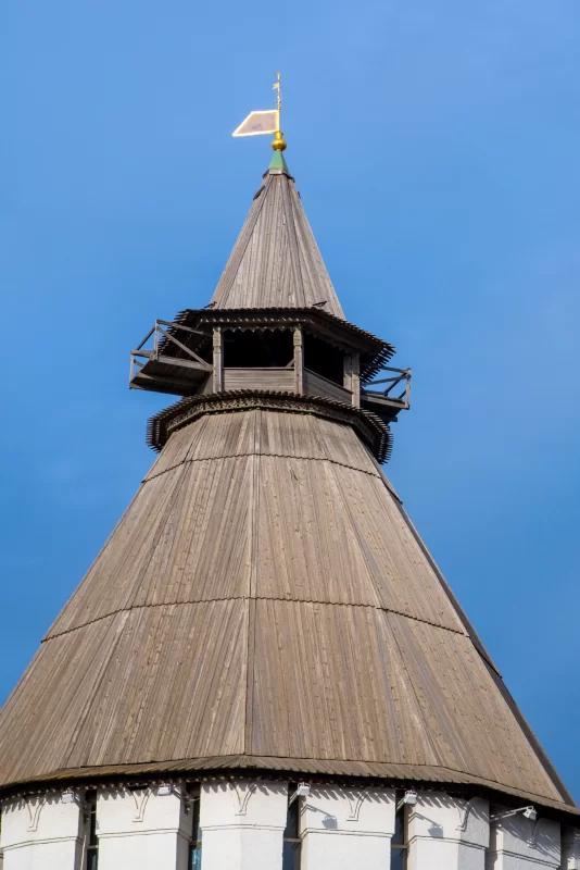 Античная деревянная башня Астраханского Кремля