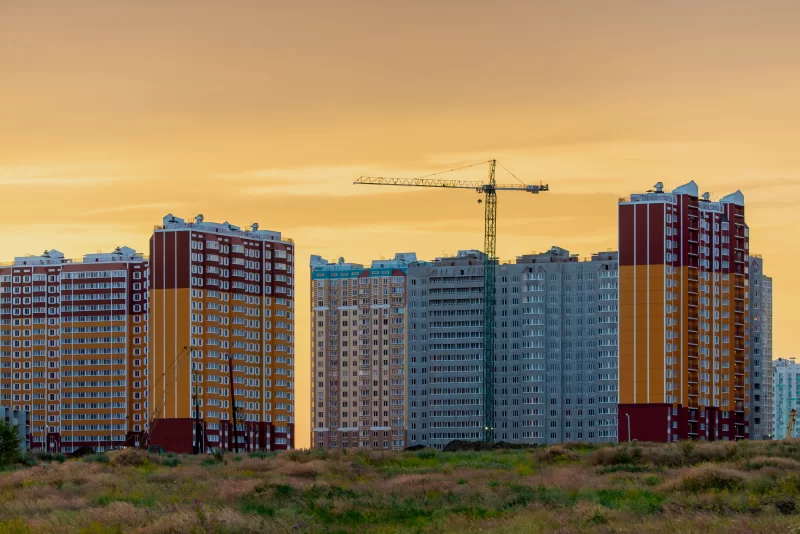 Строительная площадка многоквартирного дома