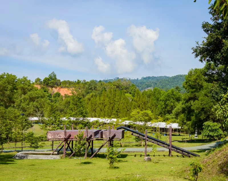 Structure for ore conveyor in pit mining